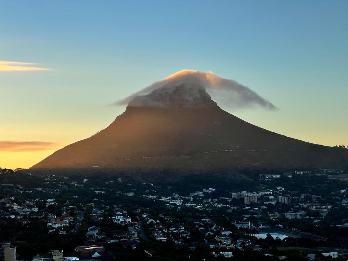 Breathtaking Views, Brand New Renovated Apartment Cape Town Exterior photo